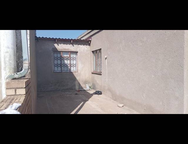 3 BEDROOM HOUSE FOR SALE IN MASHIMONG